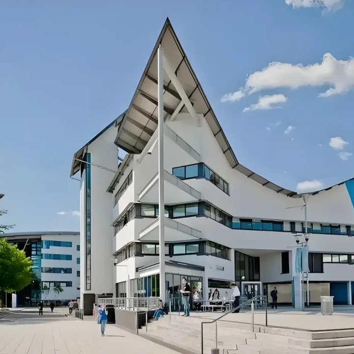 新加坡留学的优质选择：东伦敦大学新加坡校区